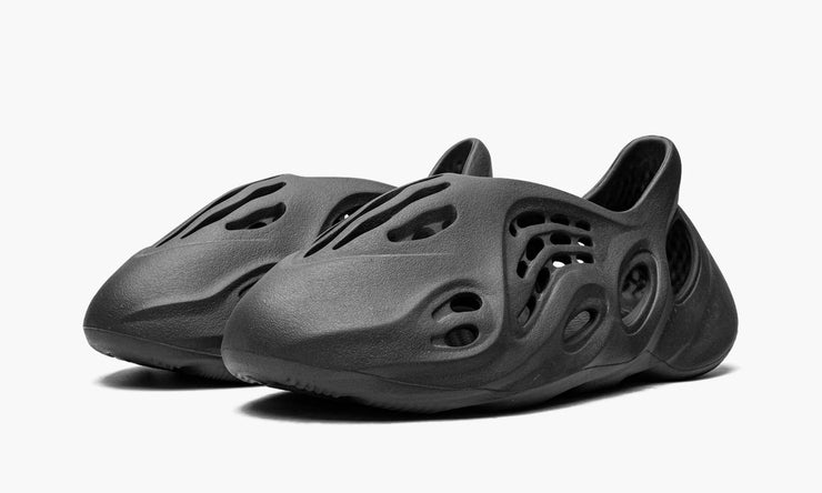 YEEZY FOAM RNNR "ONYX"