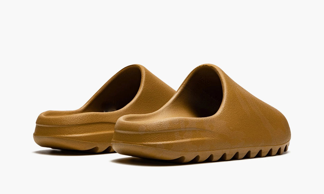 YEEZY SLIDE 